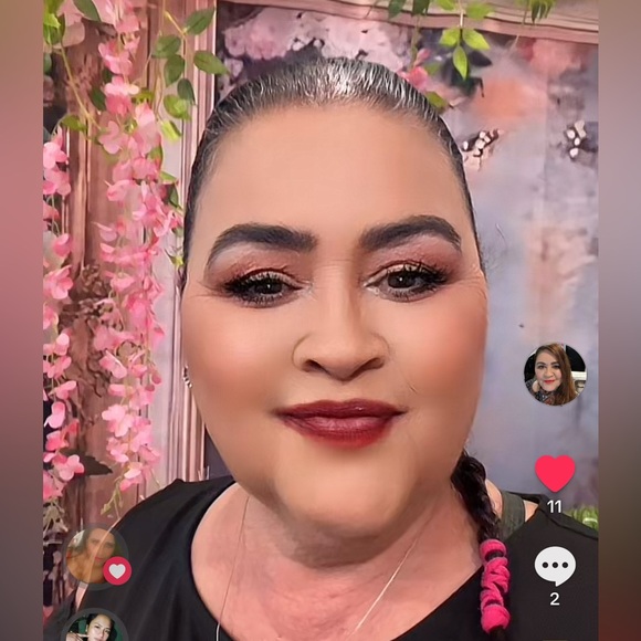 PLEASE LIKE FOR WHEN I GO LIVE LUXURY LISTINGS!!! - Picture 2 of 12